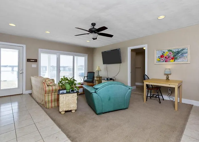 Water Front Delight On The Bay Home